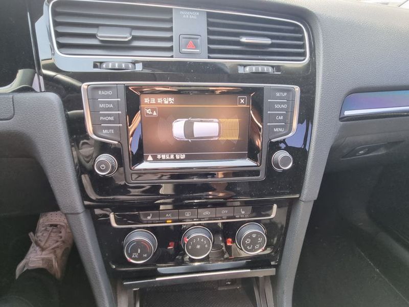 2014 Volkswagen Golf 1.6 TDI Blue Motion photo 11