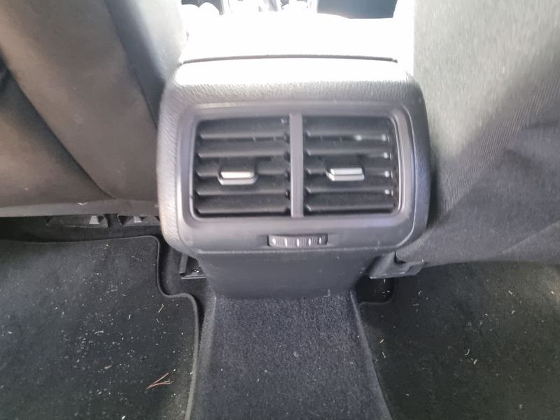 2014 Volkswagen Golf 1.6 TDI Blue Motion photo 17