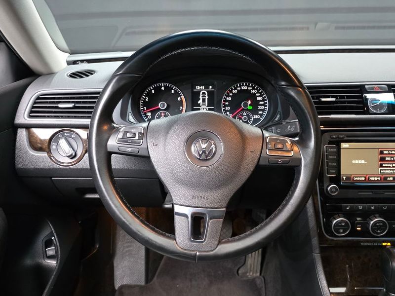 2015 Volkswagen Passat 1.8 TSI B7 photo 13
