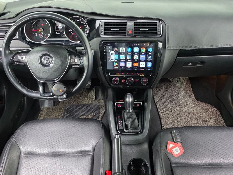 2015 Volkswagen Jetta 2.0 TDI BlueMotion Premium 6th photo 7