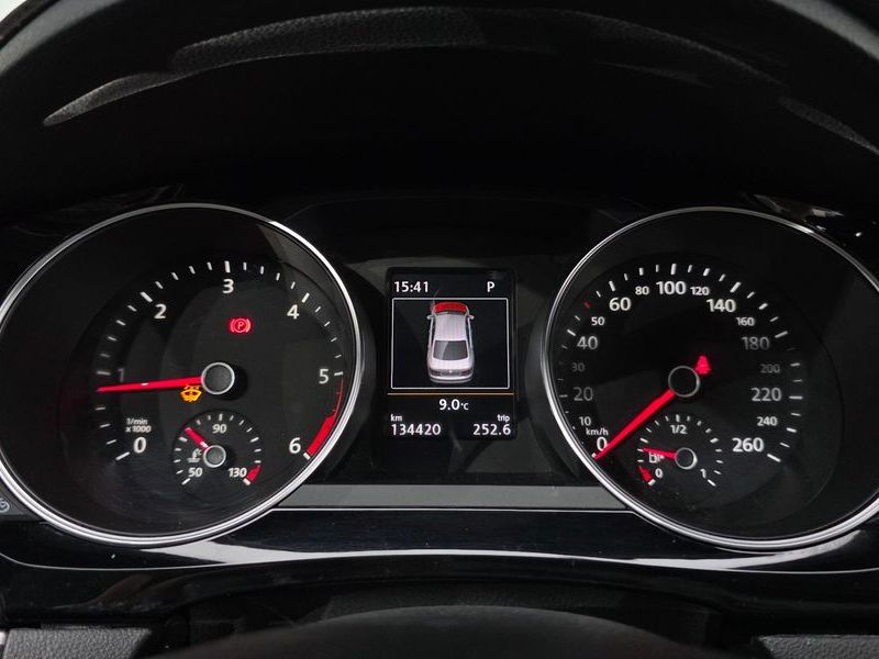 2015 Volkswagen Jetta 2.0 TDI BlueMotion Premium 6th photo 8