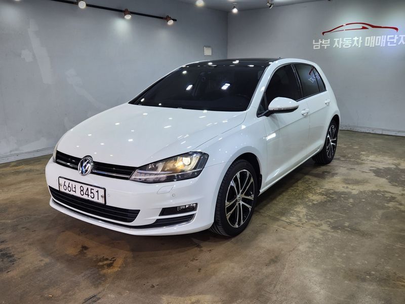 2014 Volkswagen Golf 2.0 TDI Premium photo 1
