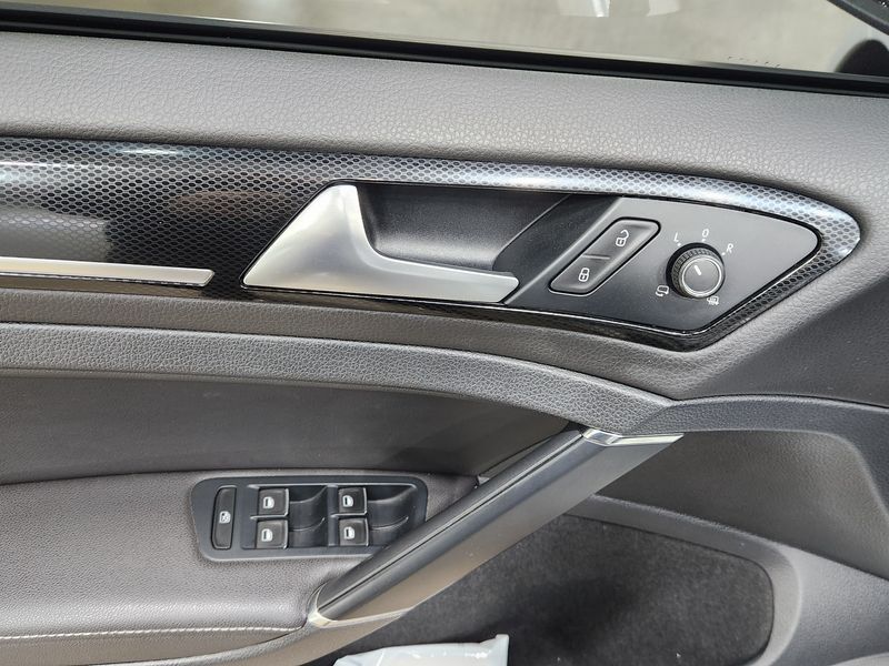 2014 Volkswagen Golf 2.0 TDI Premium photo 8