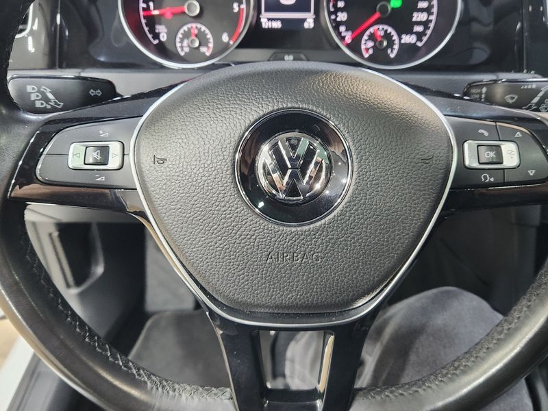 2014 Volkswagen Golf 2.0 TDI Premium photo 11
