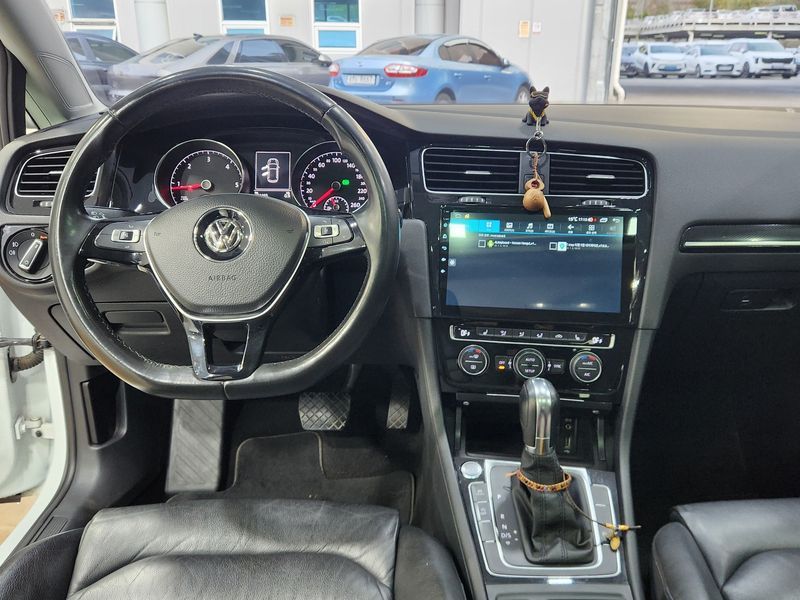 2014 Volkswagen Golf 2.0 TDI Premium photo 16