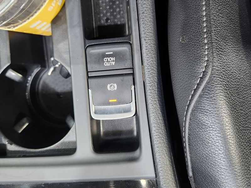 2014 Volkswagen Golf 2.0 TDI Premium photo 17