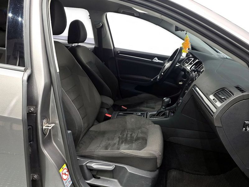 2013 Volkswagen Golf 1.6 TDI photo 11