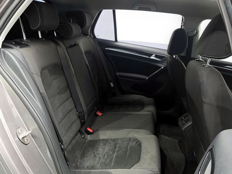 2013 Volkswagen Golf 1.6 TDI photo 12