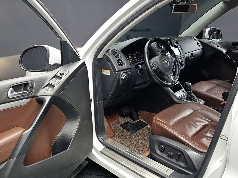 2015 Volkswagen Tiguan 2.0 TDI Comfort 5N photo 10
