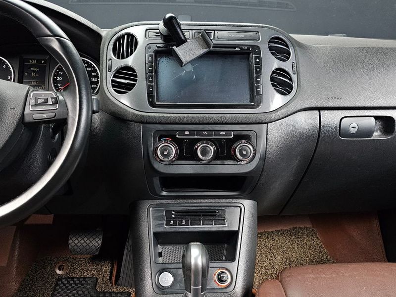 2015 Volkswagen Tiguan 2.0 TDI Comfort 5N photo 13