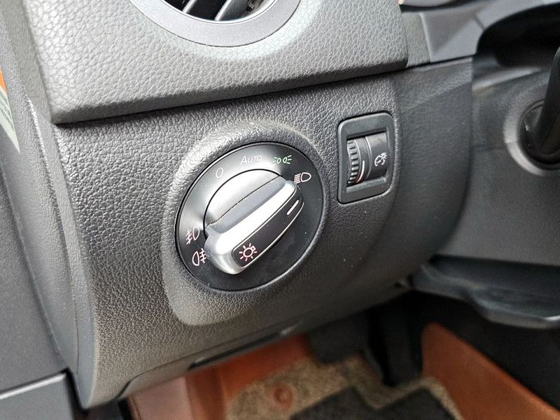 2015 Volkswagen Tiguan 2.0 TDI Comfort 5N photo 16