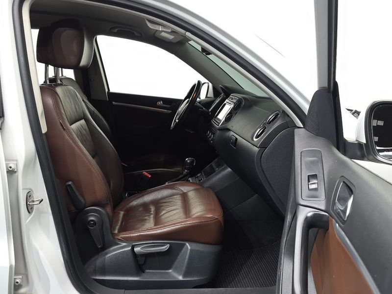 2015 Volkswagen Tiguan 2.0 TDI Comfort 5N photo 11