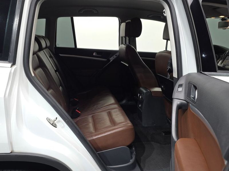 2015 Volkswagen Tiguan 2.0 TDI Comfort 5N photo 12