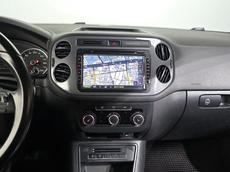 2015 Volkswagen Tiguan 2.0 TDI Comfort 5N photo 14