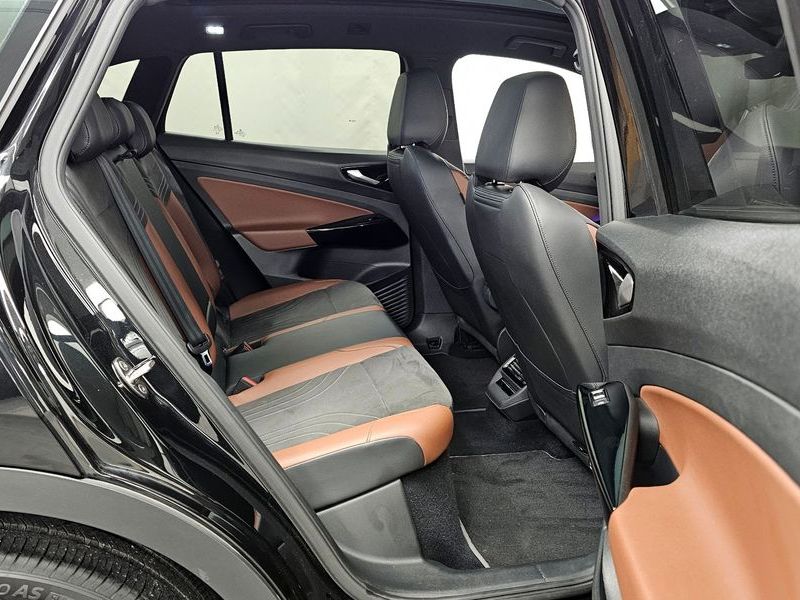 2023 Volkswagen ID.4 Pro photo 12
