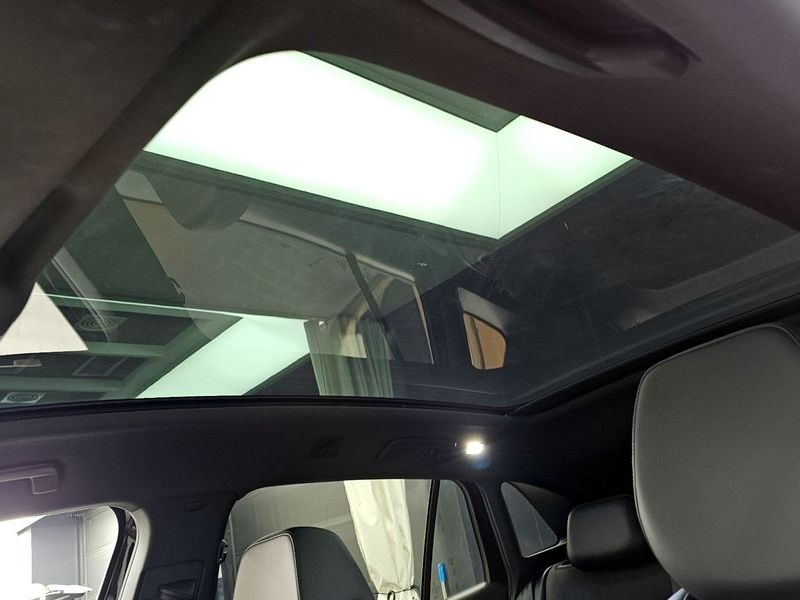 2023 Volkswagen ID.4 Pro photo 18
