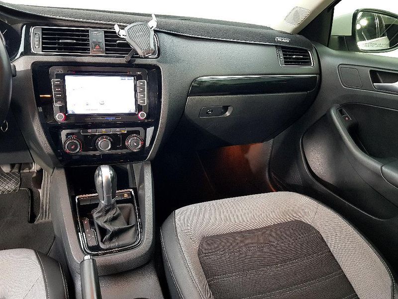2015 Volkswagen Jetta 2.0 TDI BlueMotion 6th photo 10