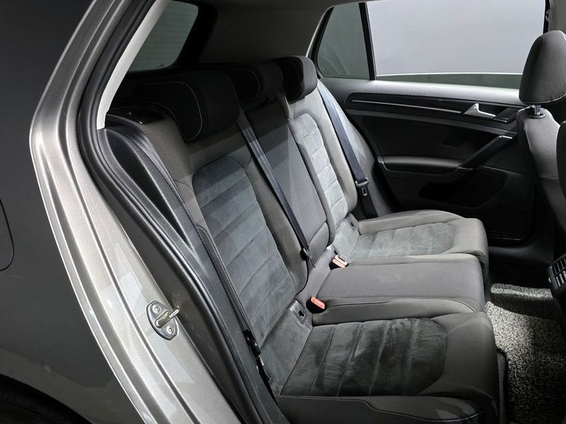2015 Volkswagen Golf 2.0 TDI photo 11