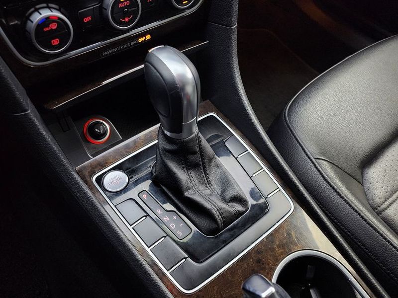2015 Volkswagen Passat 1.8 TSI B7 photo 9