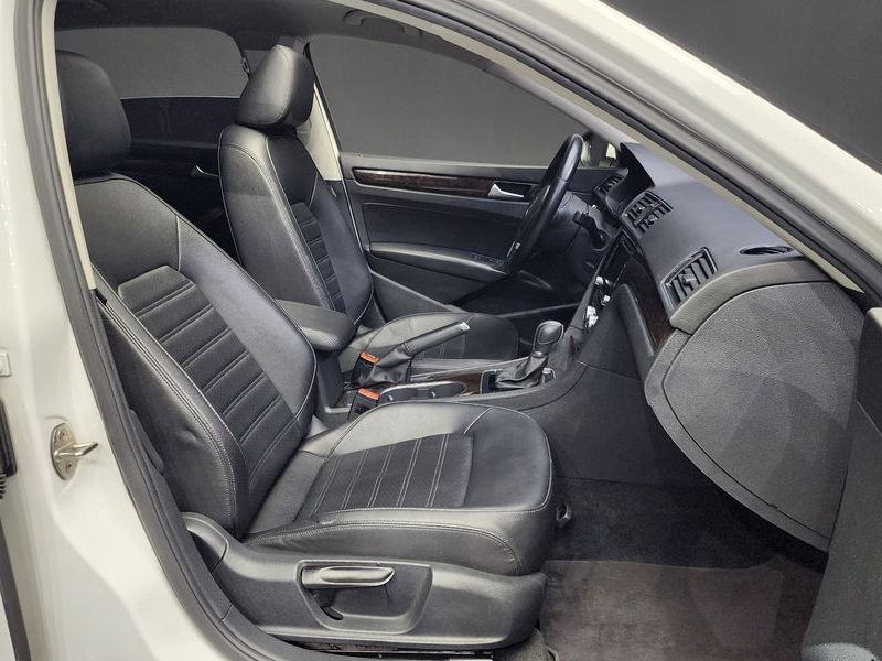 2015 Volkswagen Passat 1.8 TSI B7 photo 11