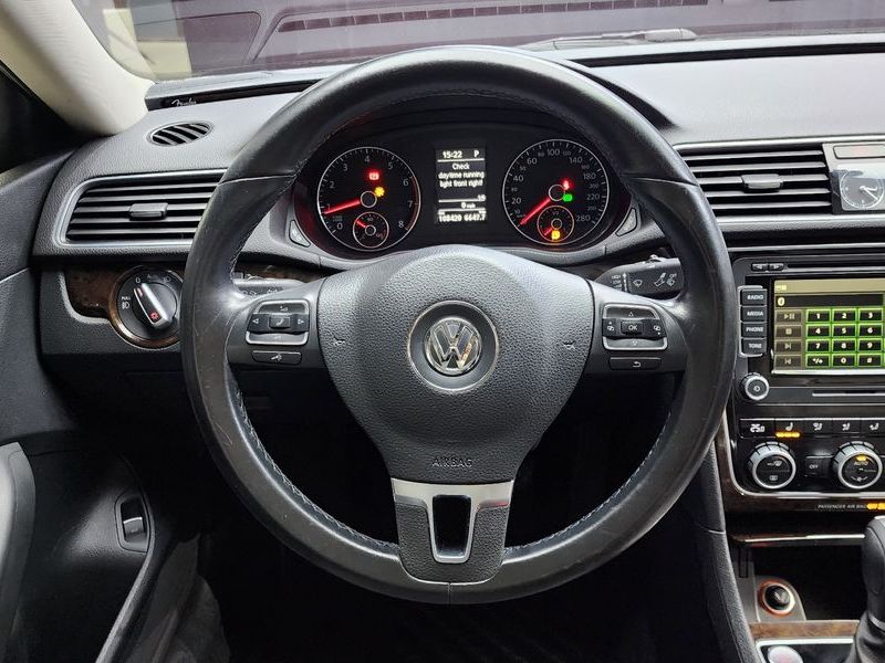 2015 Volkswagen Passat 1.8 TSI B7 photo 13