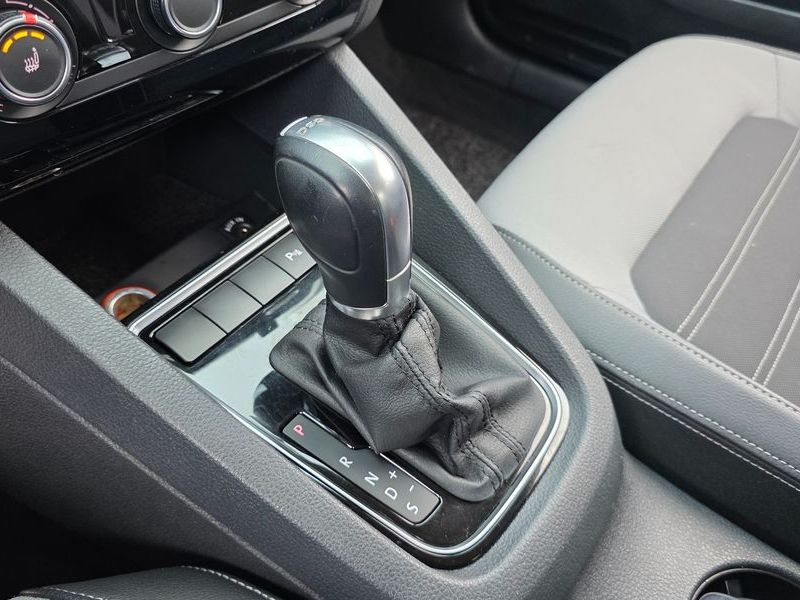 2015 Volkswagen Jetta 2.0 TDI BlueMotion 6th photo 9
