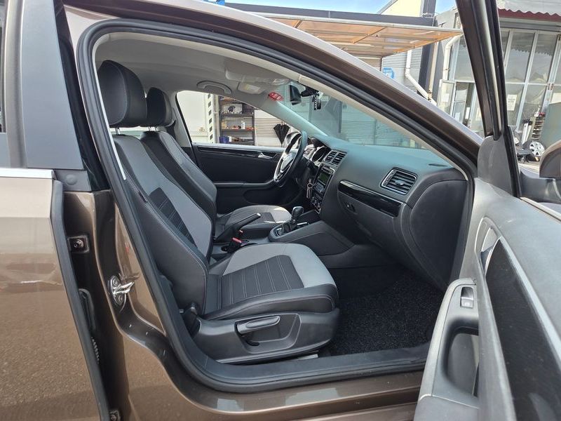 2015 Volkswagen Jetta 2.0 TDI BlueMotion 6th photo 10
