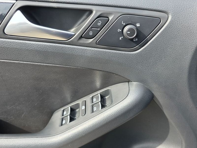 2015 Volkswagen Jetta 2.0 TDI BlueMotion 6th photo 11