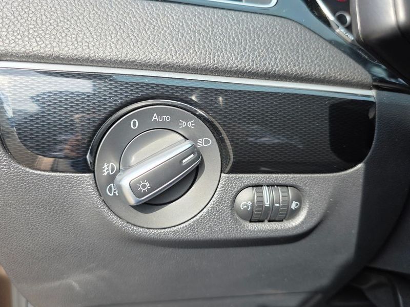2015 Volkswagen Jetta 2.0 TDI BlueMotion 6th photo 12