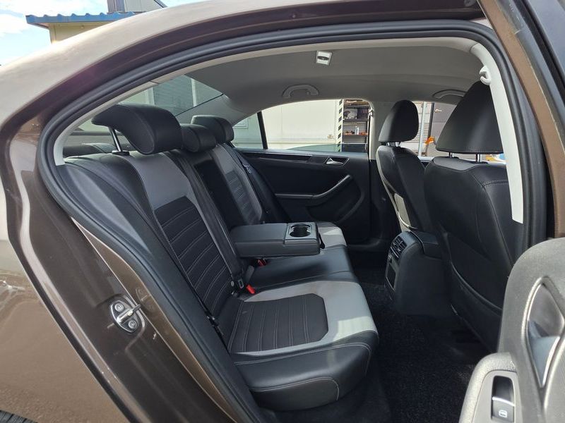 2015 Volkswagen Jetta 2.0 TDI BlueMotion 6th photo 19