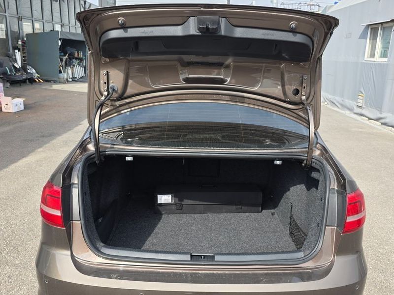 2015 Volkswagen Jetta 2.0 TDI BlueMotion 6th photo 20
