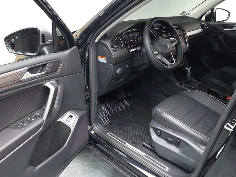 2024 Volkswagen Tiguan 2.0 TSI Prestige photo 12