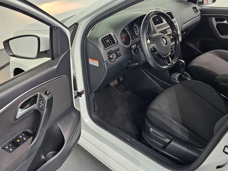 2015 Volkswagen Polo 1.4 TDI R-Line 5th photo 11