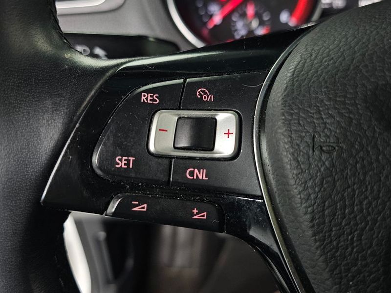 2015 Volkswagen Polo 1.4 TDI R-Line 5th photo 17