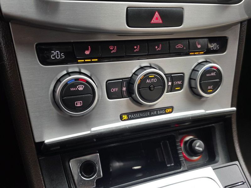 2013 Volkswagen New CC 2.0 TDI BlueMotion photo 16