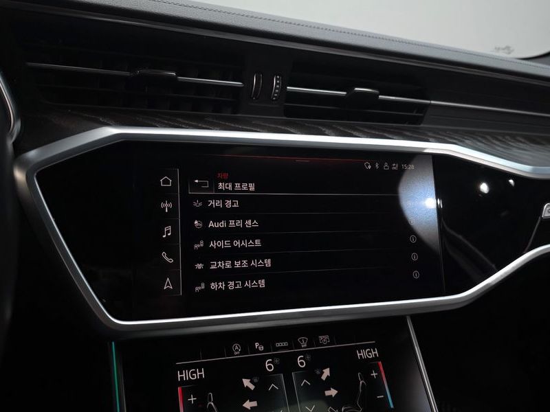 2022 Audi A6 45 TFSI Quattro Premium photo 16