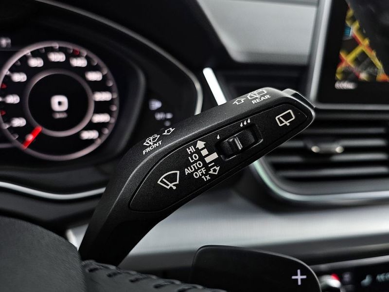 2020 Audi Q5 50 TDI Quattro Premium photo 29