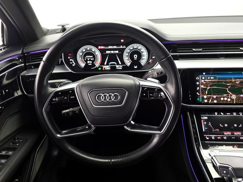 2021 Audi A8 55 TFSI Quattro LWB photo 13
