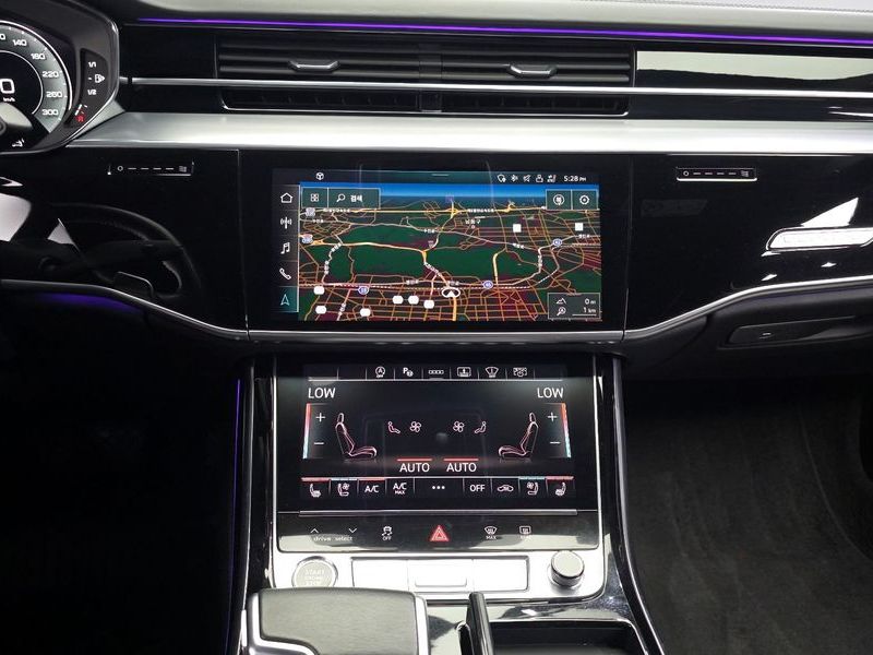 2021 Audi A8 55 TFSI Quattro LWB photo 14
