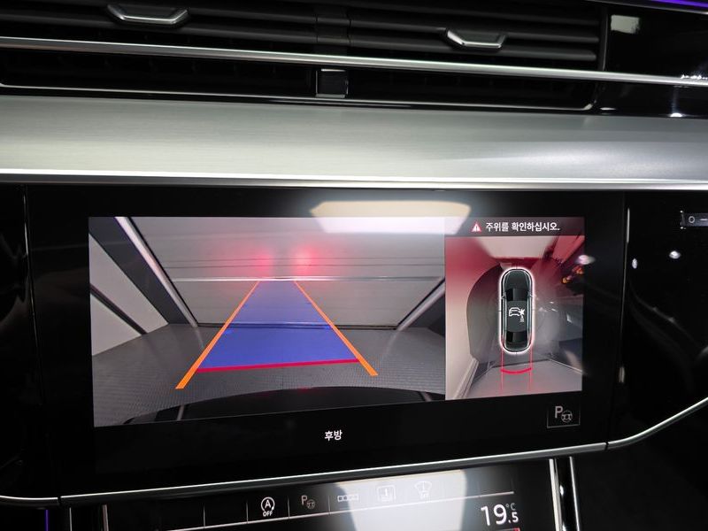2021 Audi A8 55 TFSI Quattro LWB photo 15