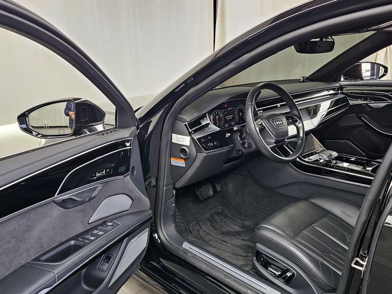 2021 Audi A8 55 TFSI Quattro LWB photo 10