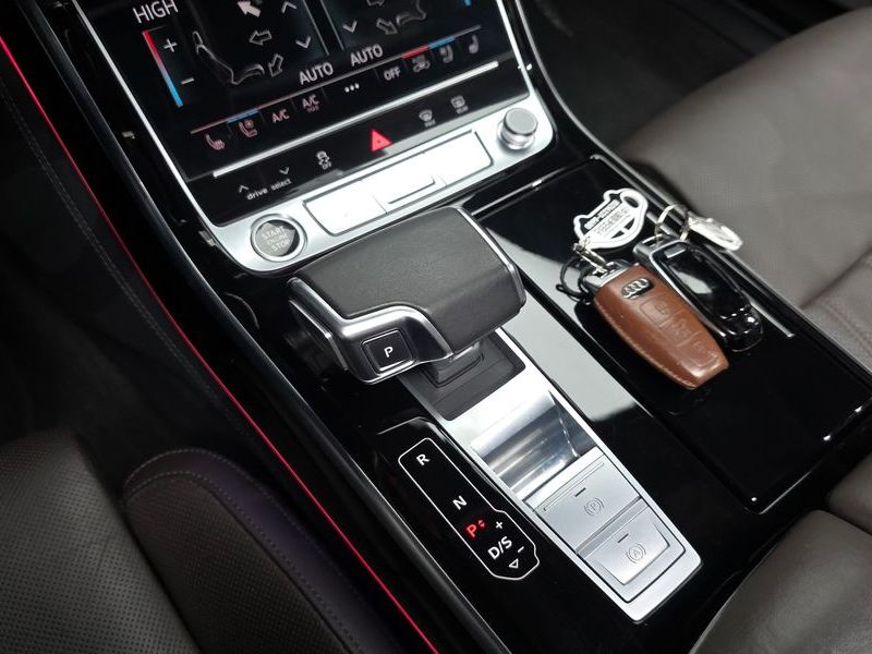 2021 Audi A8 55 TFSI Quattro LWB photo 9