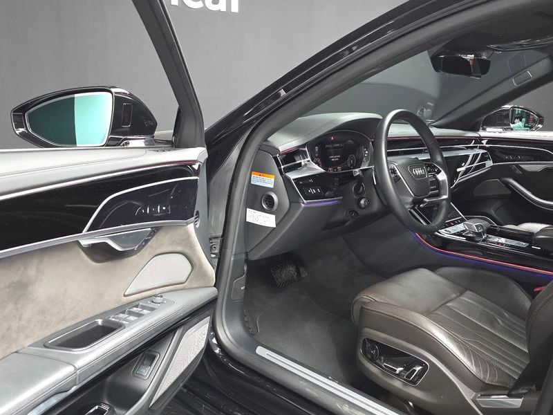 2021 Audi A8 55 TFSI Quattro LWB photo 11