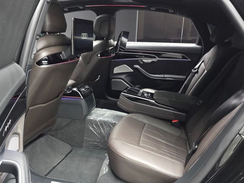 2021 Audi A8 55 TFSI Quattro LWB photo 12
