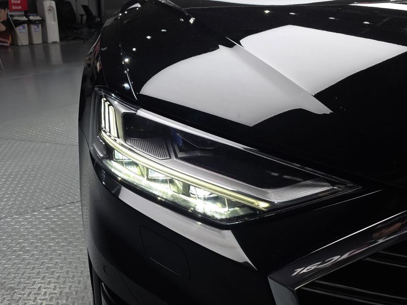2021 Audi A8 55 TFSI Quattro LWB photo 22