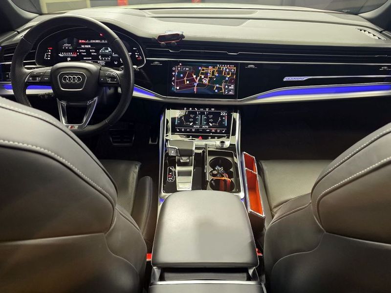 2023 Audi Q8 55 TFSI Quattro Premium photo 7