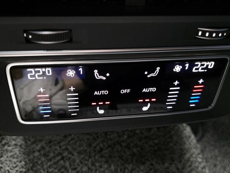 2023 Audi Q8 55 TFSI Quattro Premium photo 16