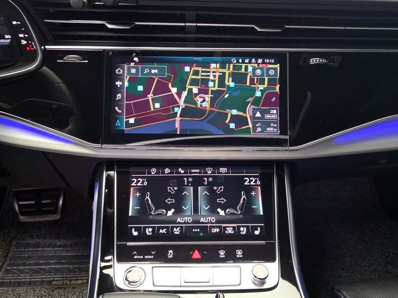 2023 Audi Q8 55 TFSI Quattro Premium photo 17