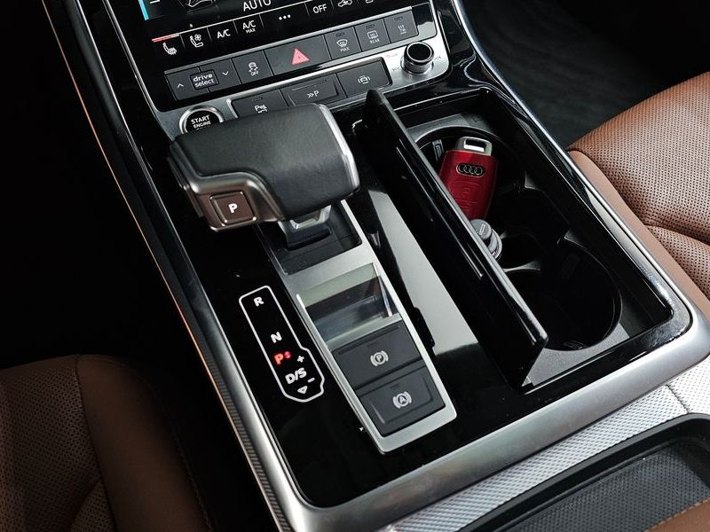 2021 Audi Q7 45 TDI Quattro photo 9