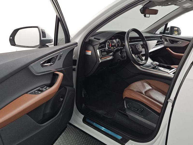 2021 Audi Q7 45 TDI Quattro photo 10